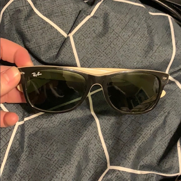 Ray-ban’s only worn a few times main image 4